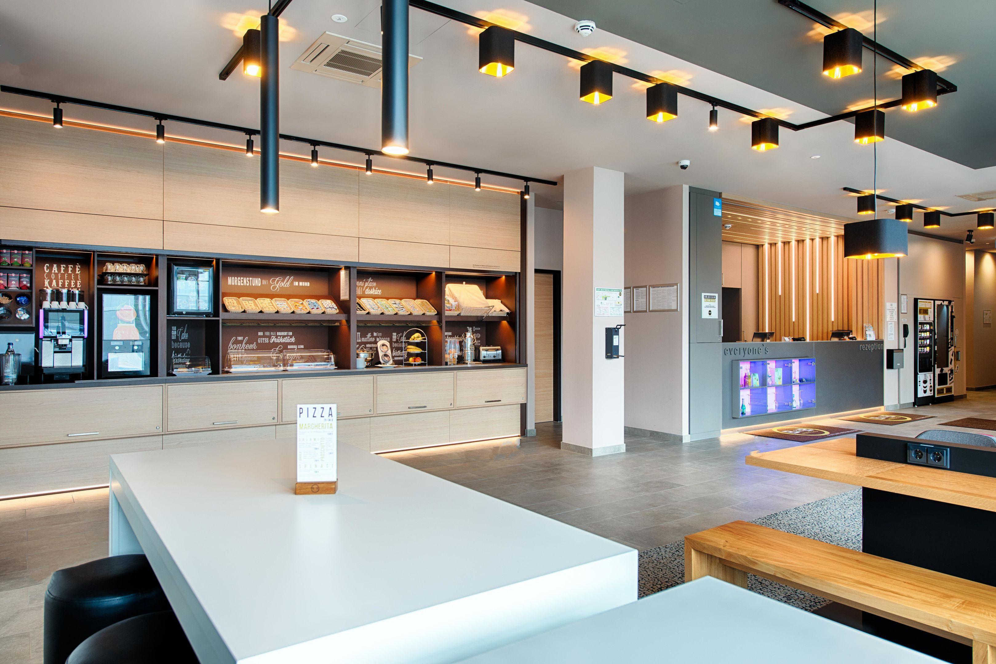 B&B Hotel Stuttgart-Neckarhafen Exterior photo